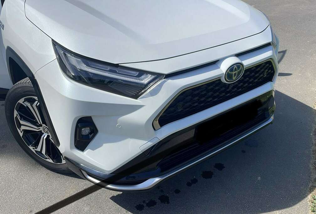 Toyota Premium Plus AWD PLUG-IN