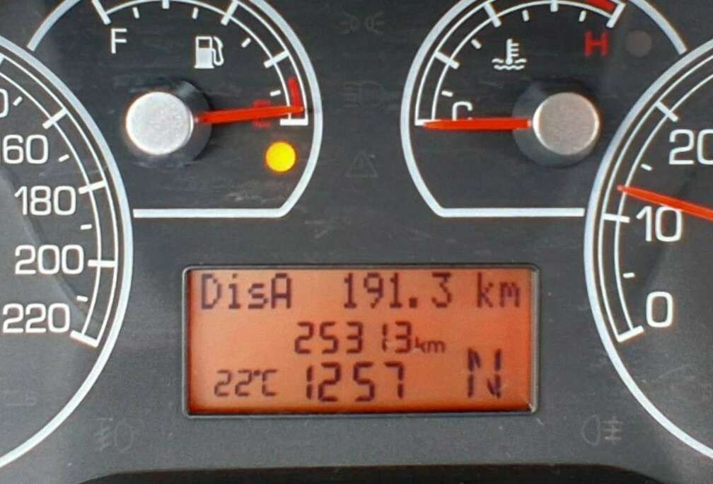 Fiat AUTOMATIQUE 1.4i 8v  25 . OOO KM 5 PORTES DA VC VT