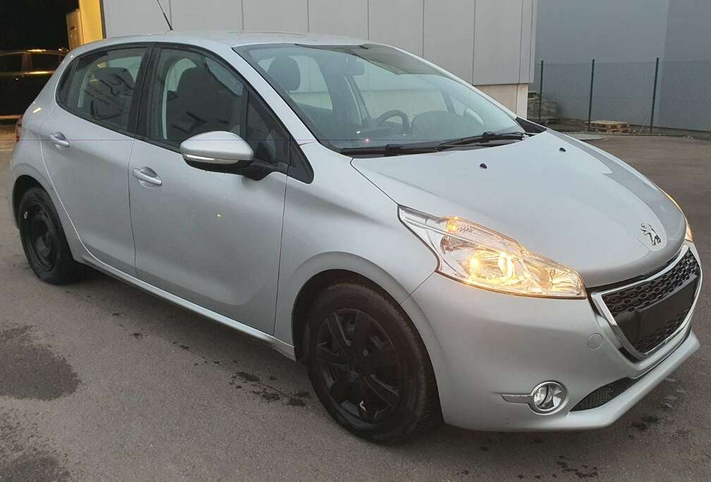 Peugeot 208 1.2i CLIMGPS
