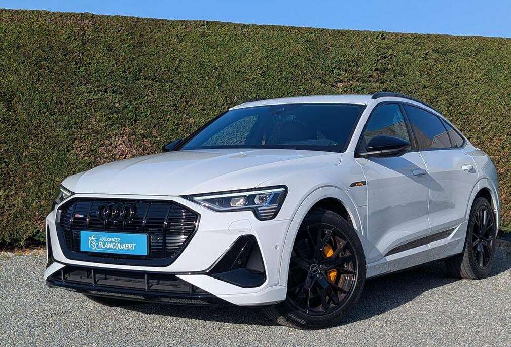 Audi (Q8)e-tron - black edition - 2x s-line-side assist