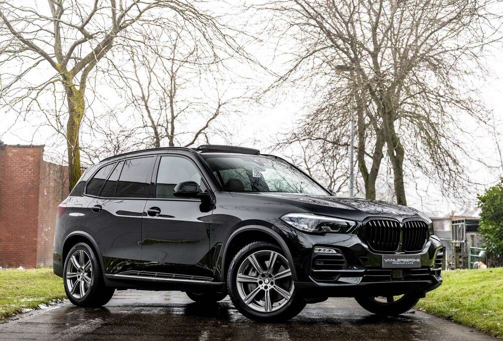 BMW xDrive45e * Pano * Trekhaak * 360 * H/K * LED *