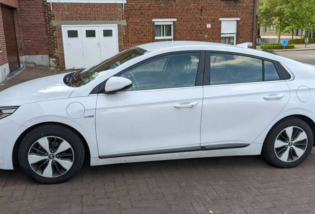 Hyundai Ioniq PHEV 1.6 GDi Premium DCT (EU6d-TEMP)
