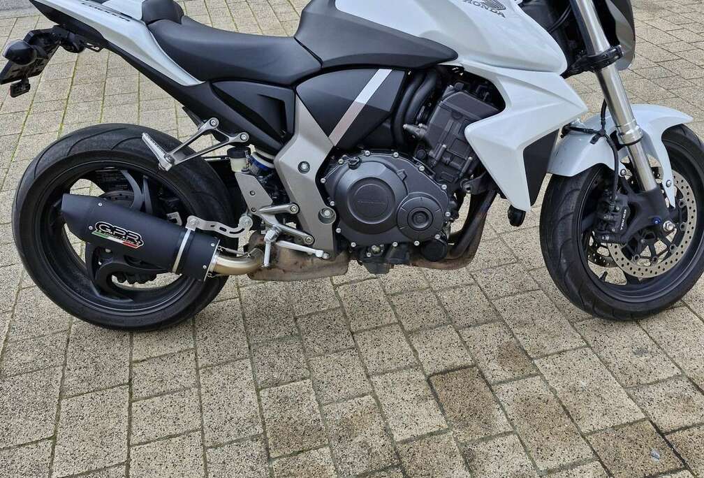 Honda cb1000r