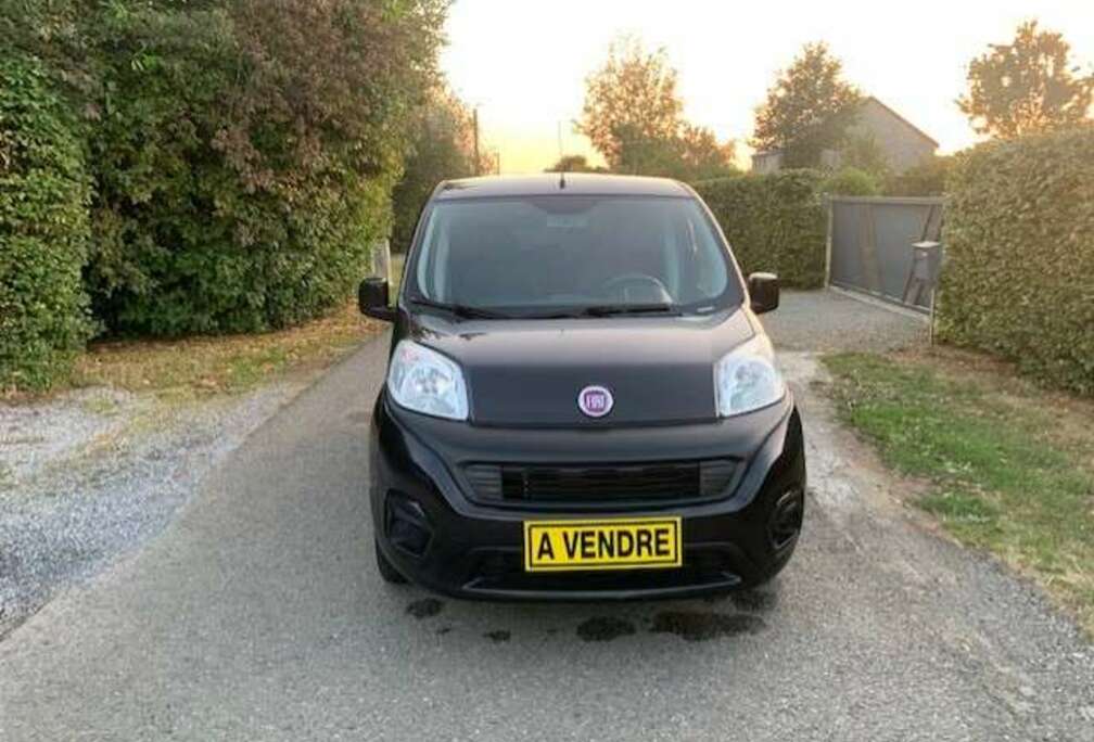 Fiat Qubo 1.4i Lounge SUPER EQUIPEE CLIM GPS JANTE ALU CAPTEUR GARANTIE 1AN!!!