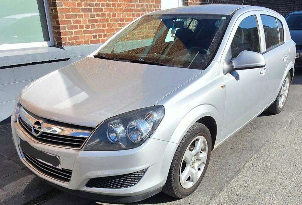 Opel Astra 1.6i Enjoy 150 Years