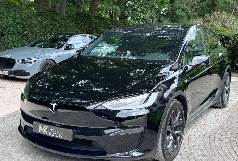 Tesla Long Range AWD - Premium - All Black - towhook- Ventilated seats