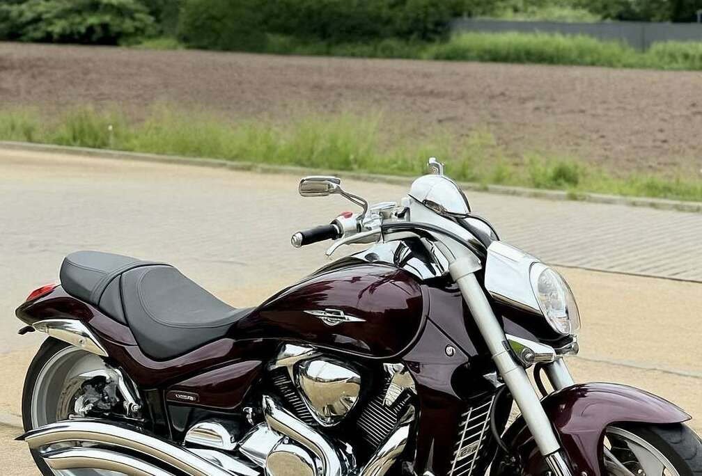Suzuki M 1800 R