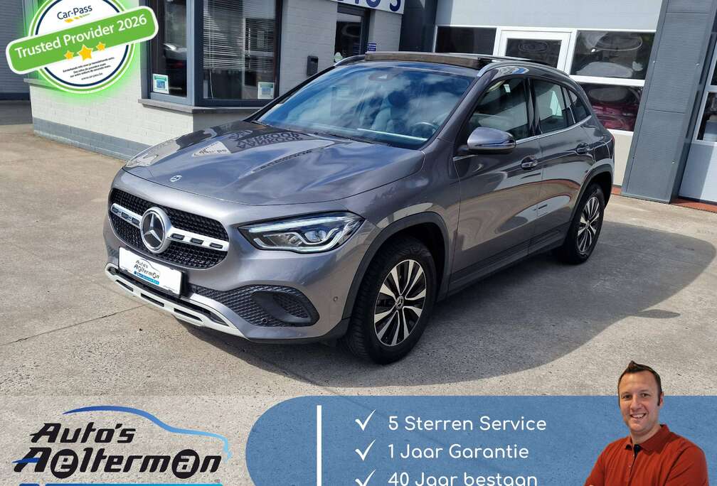 Mercedes-Benz GLA 180 AUTOMAAT * LED * PANO OPENDAK * HALF LEDER