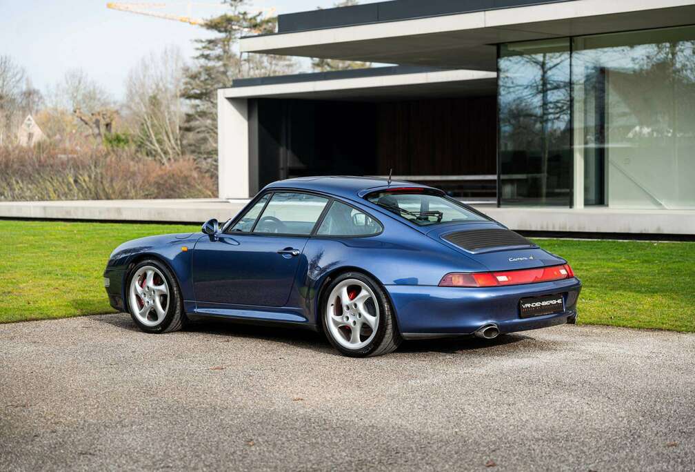 Porsche C4S / C00 / ZENITH BLUE / MANUAL GEARBOX / ONLY 2 OWNERS
