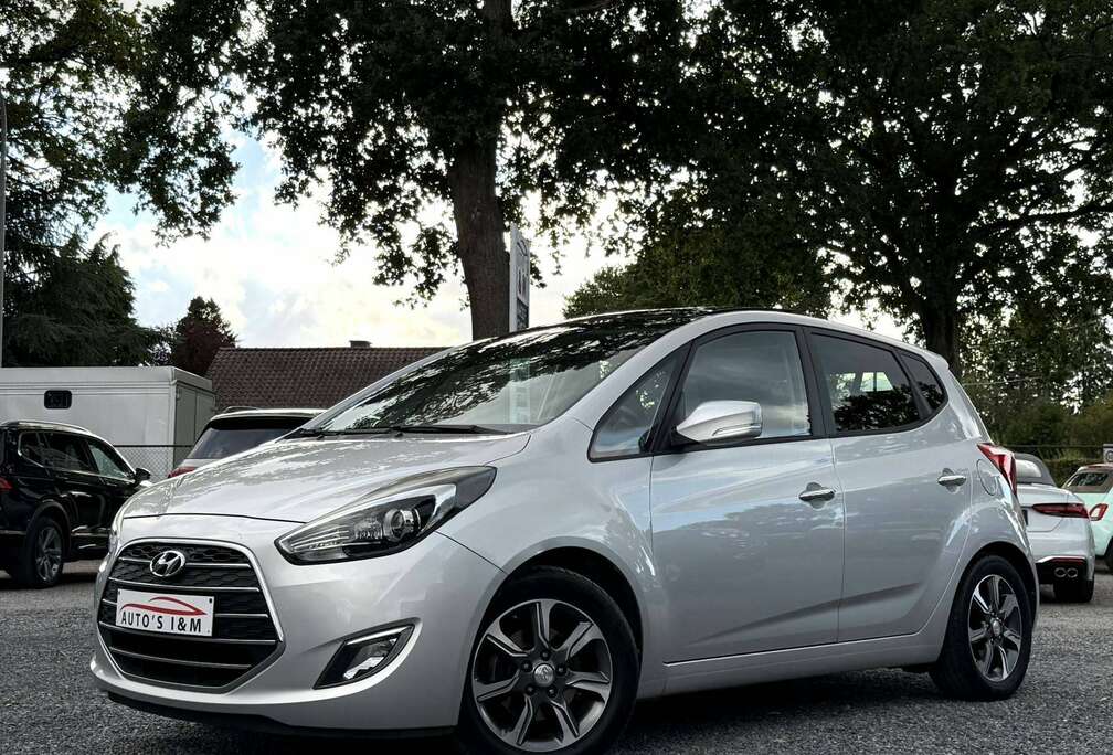 Hyundai 1.6i Benzine - Automaat Pano Navi Zetelverw. Garantie!
