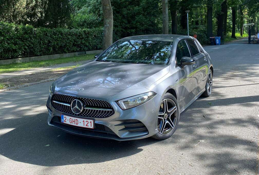 Mercedes-Benz A 250 e 8G-DCT AMG Line