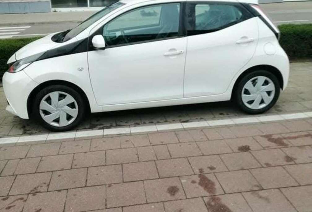 Toyota 1.0i VVT-i x-pose Ltd. Edition