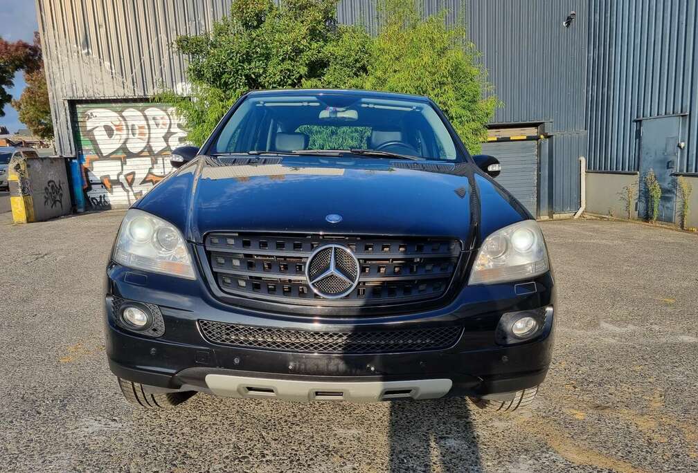 Mercedes-Benz ML 350 TRÈS PROUP (((EXPORT)))