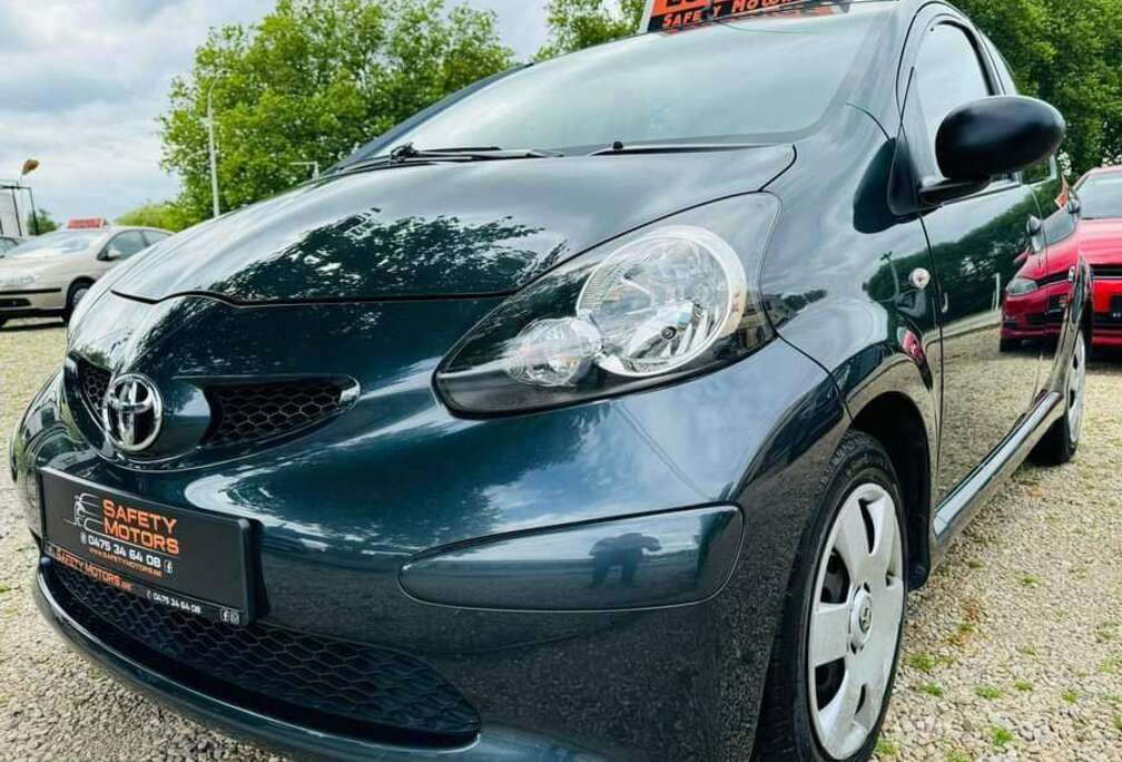 Toyota toyota aygo 5 portes 1.0i VVT-i garantie 12 mois