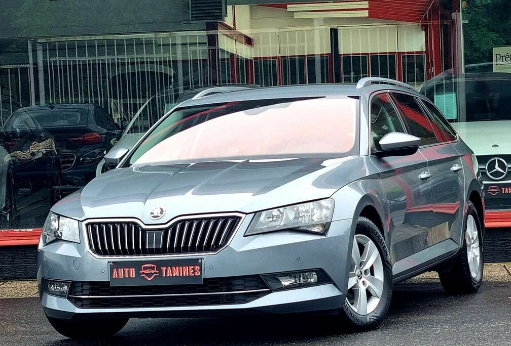 Skoda 1.6 CR TDi DSG / 1er Main / TVAC / Navi / Camera..