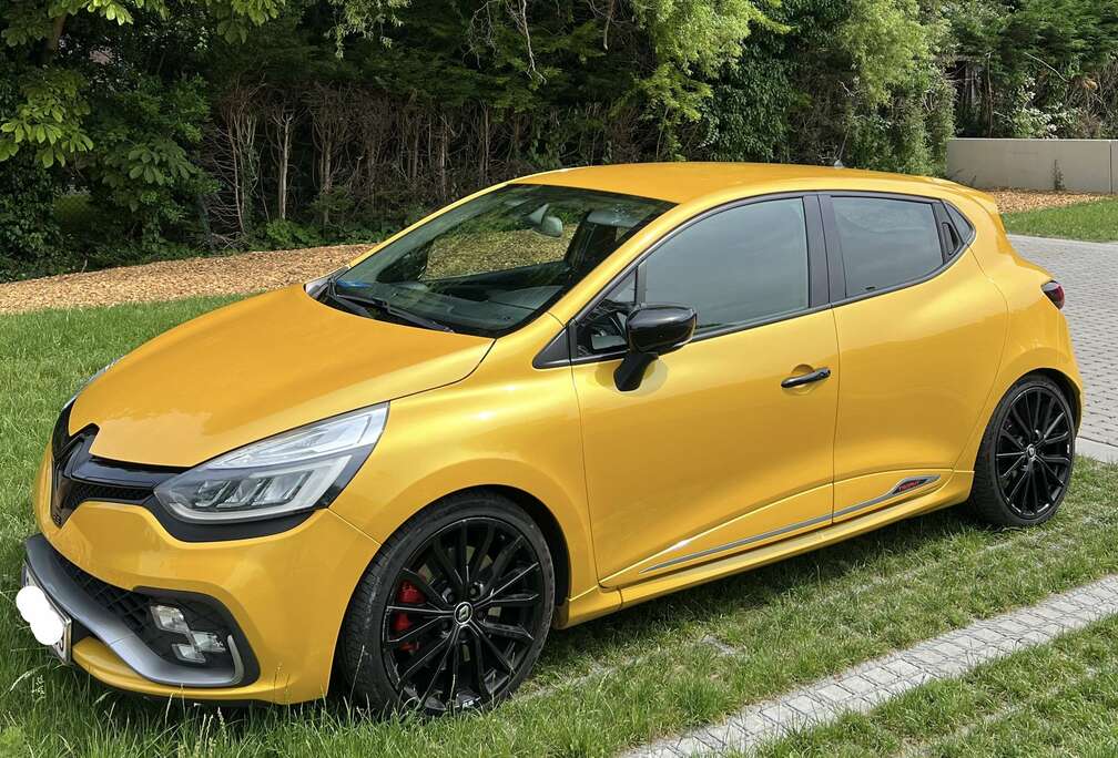 Renault Clio Trophy - Akrapovic - bose Audio