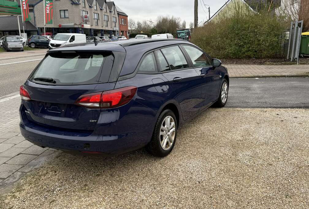 Opel Sports Tourer 1.6 CDTi Edition