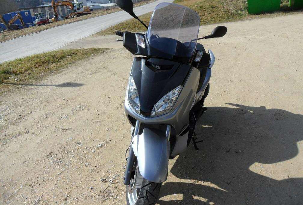 125