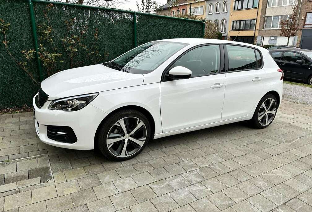 Peugeot 1.2 PureTech Allure S