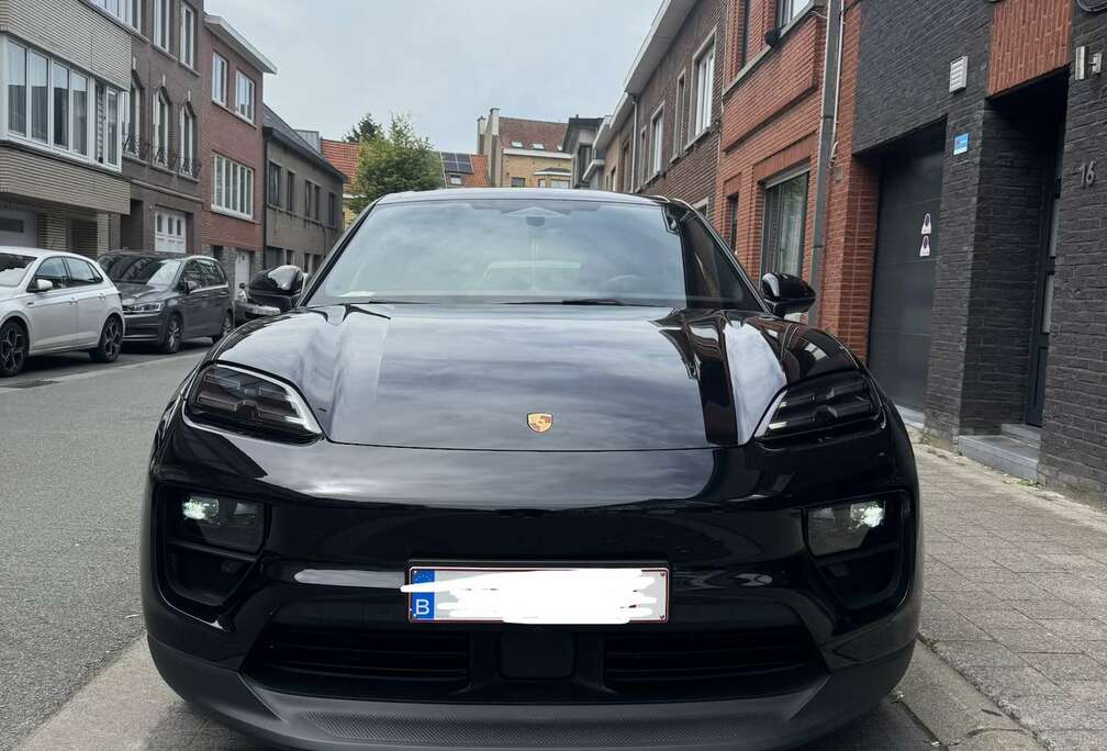 Porsche e-Macan 100 kWh 4
