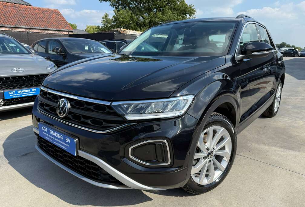 Volkswagen 1.0 TSI VIRTUAL CAMERA NAVIGATIE FULL LED CARPLAY DAB BLUETOOTH PDC