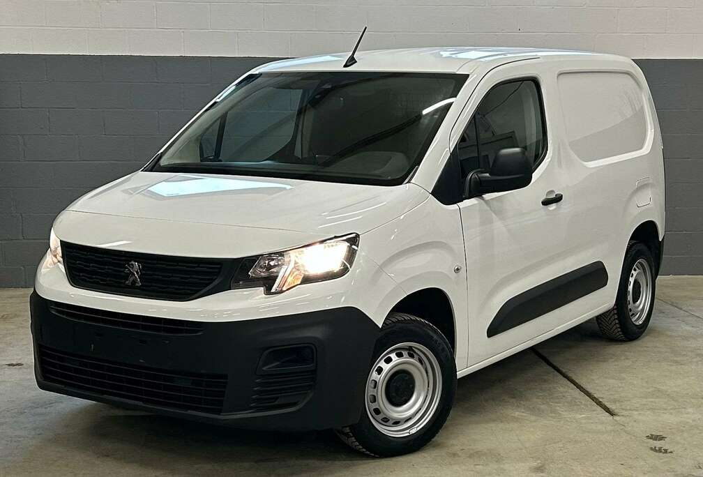 Peugeot 1.6 BlueHDi 100cv L1 Clim 3 places Parfait état