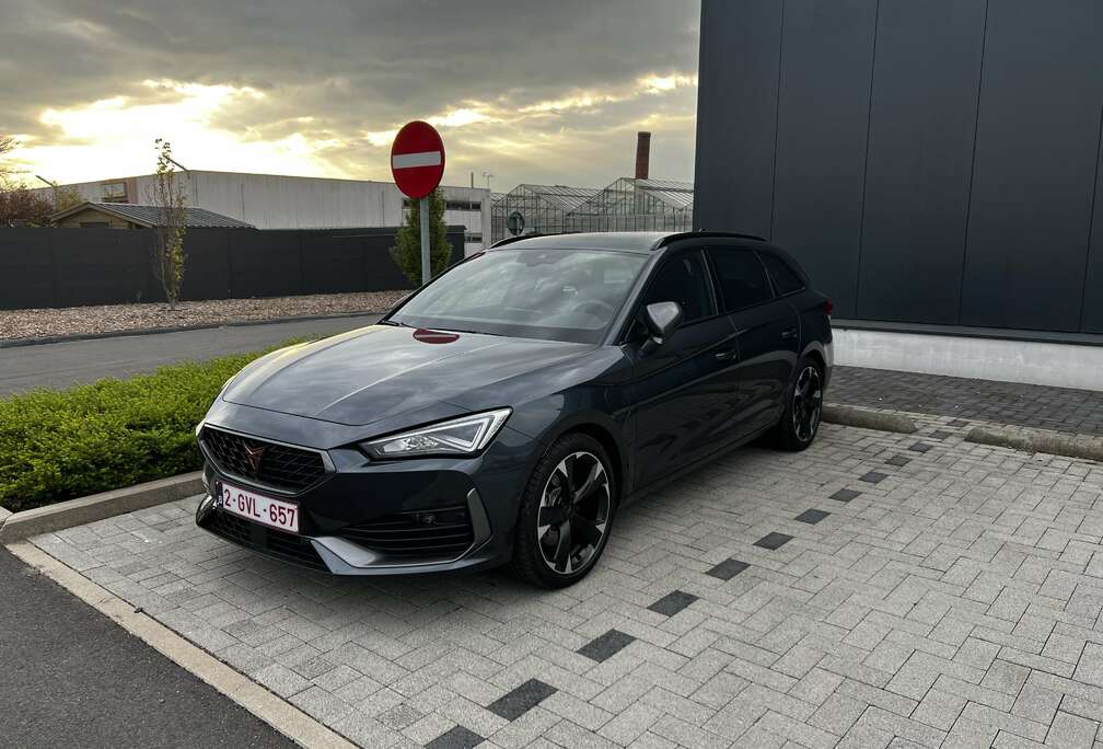 ST e-Hybrid 1.5 Business DSG (150 kW)