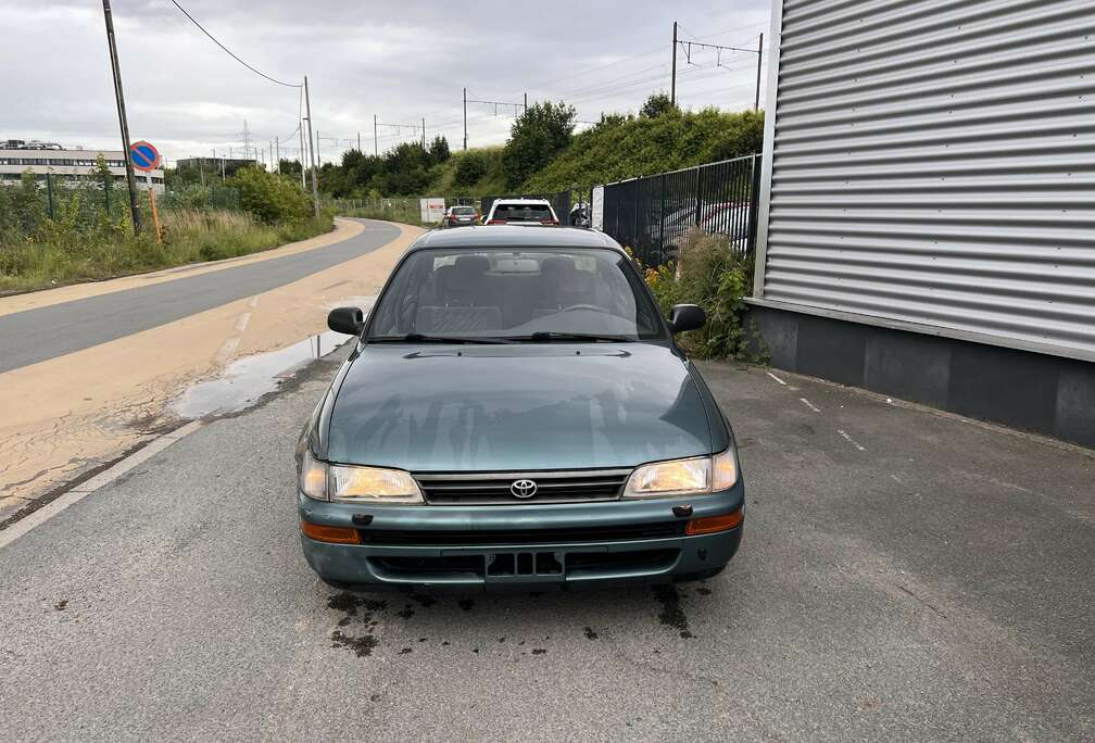 Toyota 1.3 XLI  MARCHAND OU EXPORT