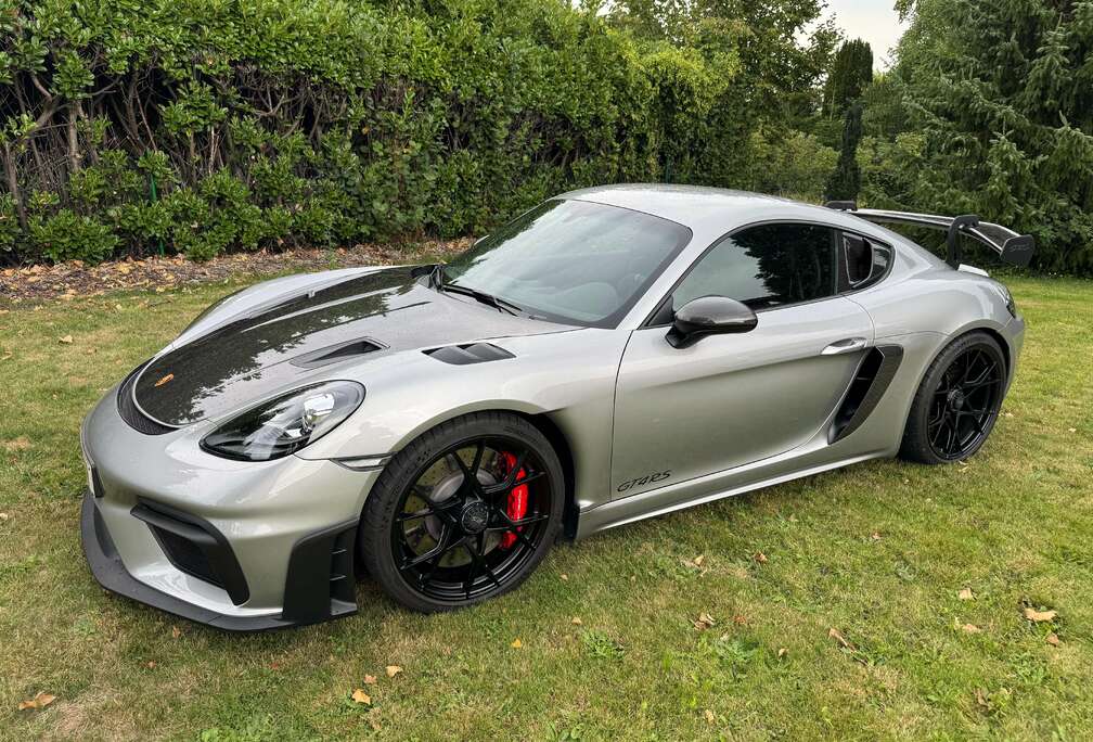 Porsche 718 Cayman GT4 RS
