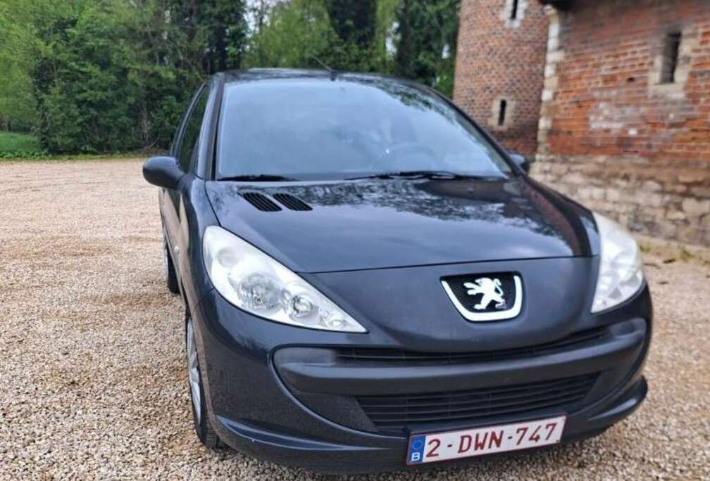 Peugeot 1.1i Trendy