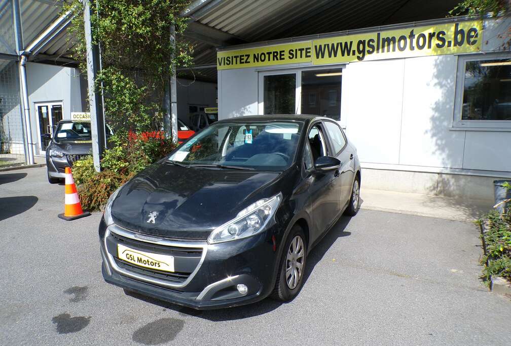 Peugeot 1.2i 5 Portes 82cv Noire 04/17 Airco GPS Bluetooth
