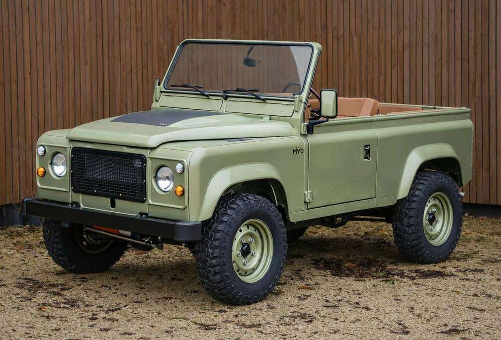 Land Rover 90