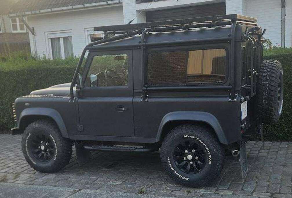 Land Rover Defender 90 TD4