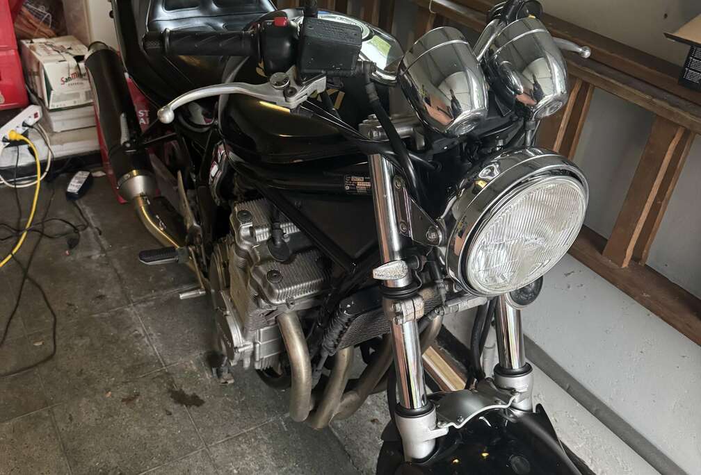 Suzuki Naked