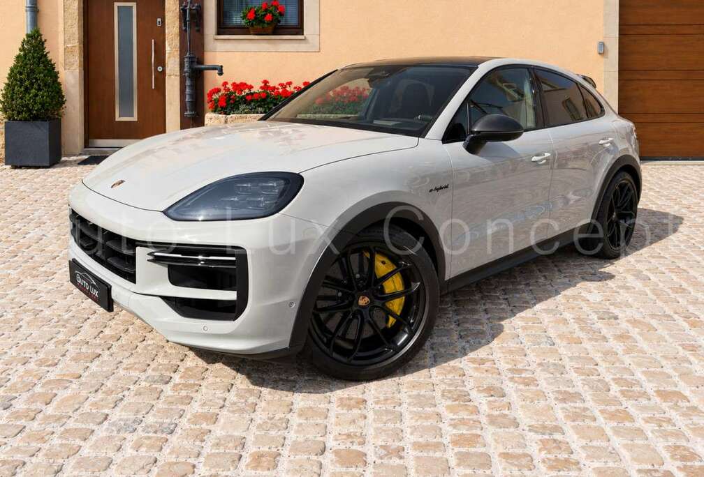 Porsche Turbo E-Hybrid Coupé mit GT-Paket