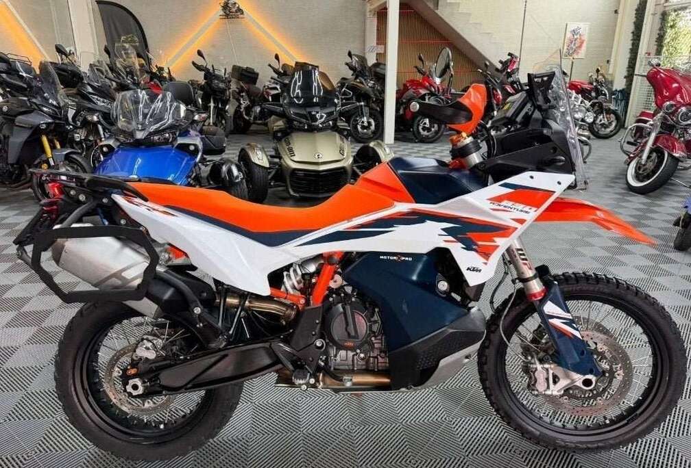 890 Adventure R