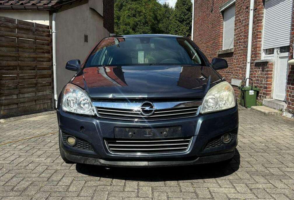 Opel Astra 1.7 CDTi Essentia FAP