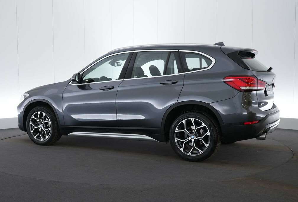 BMW 1.5iA sDrive18 OPF xLine LEDER/STOF LED GPS PDC CA