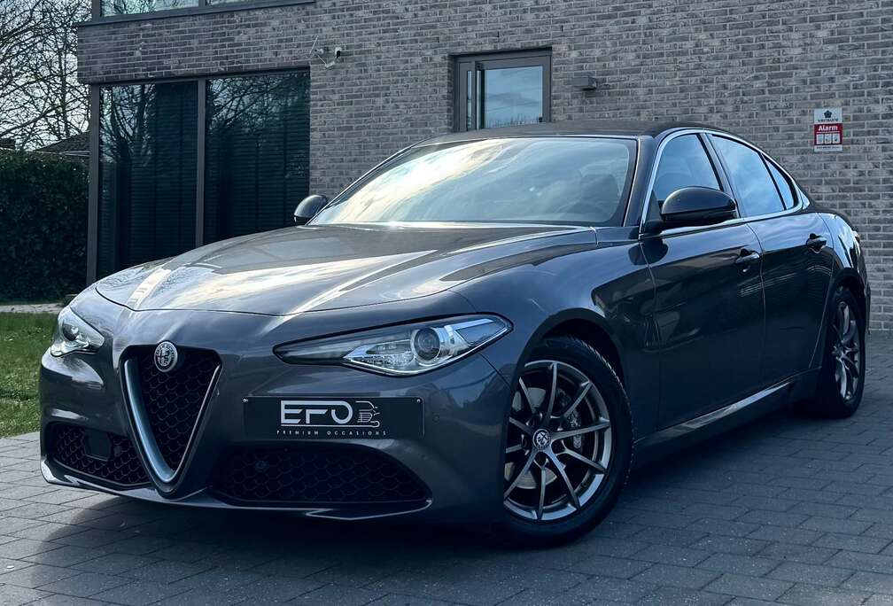 Alfa Romeo Giulia 2.0 T Super