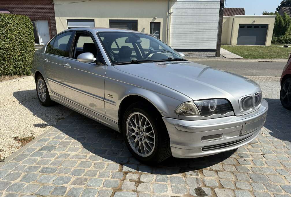 BMW 320i Sport Edition