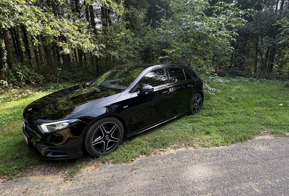 Mercedes-Benz Amg Line Edition Full Black 7G-STRONIC