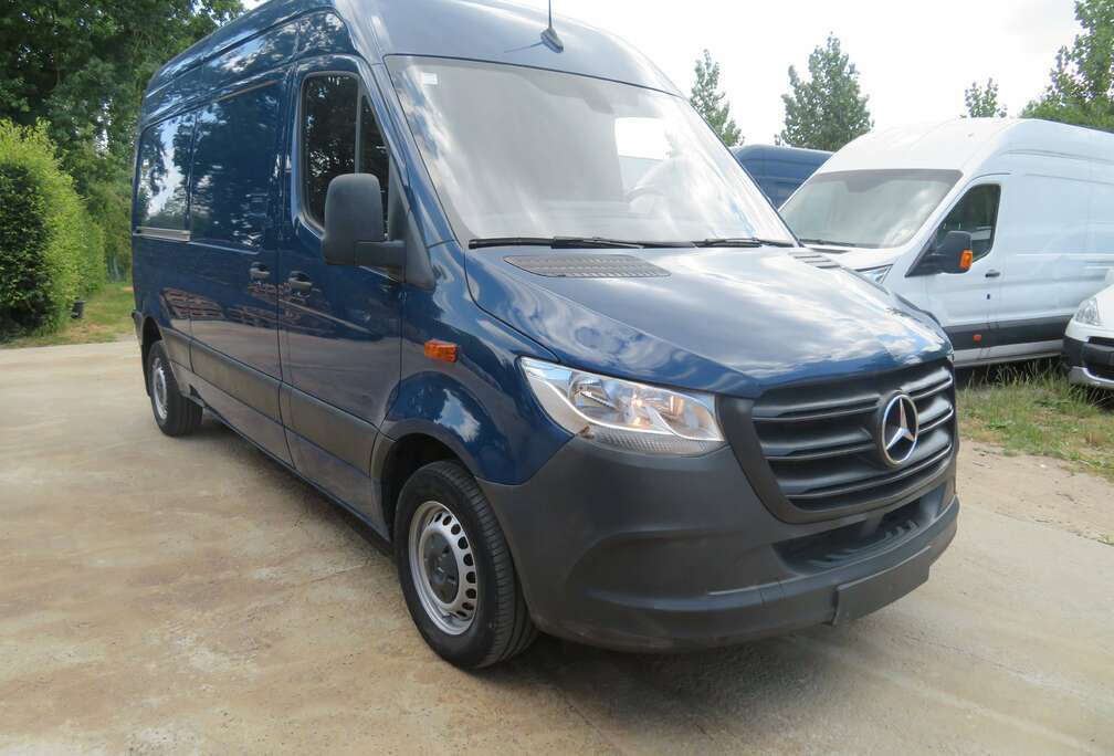 Mercedes-Benz 311CDi - FWD - A2H2