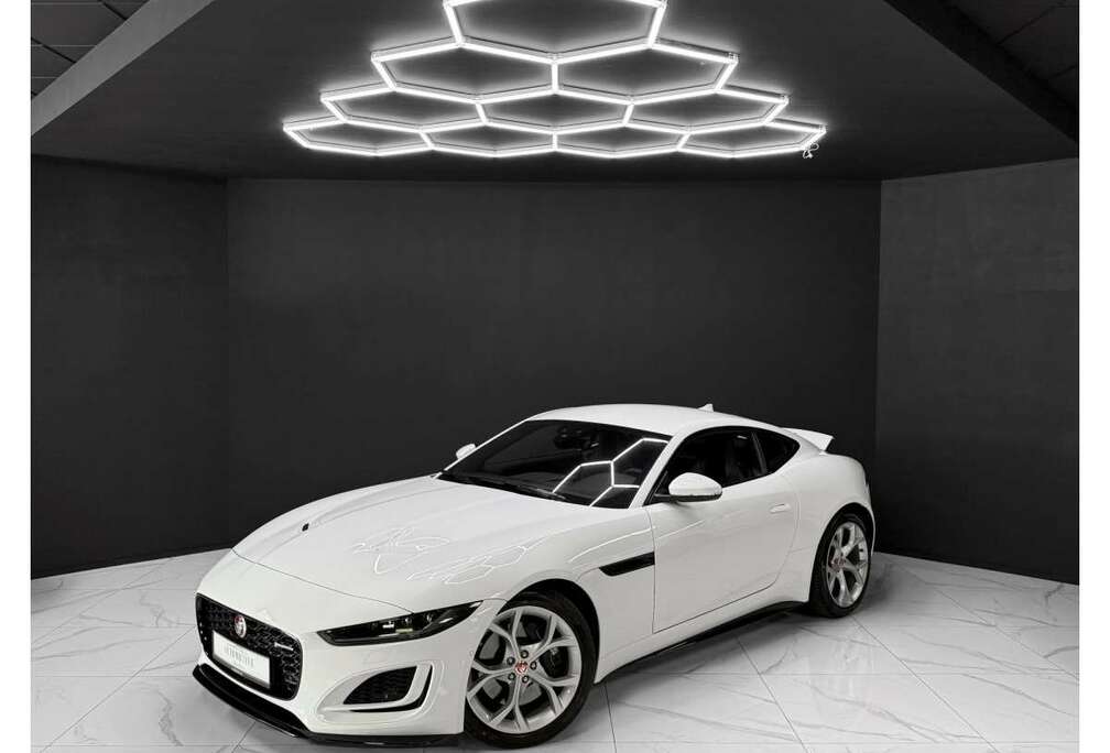 Jaguar P300 Coupe R-Dynamic / Meridian / LED / 1.Hand