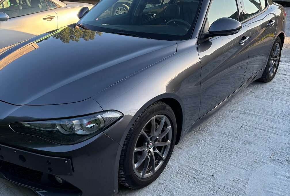 Alfa Romeo Giulia 2.2 JTDm Super