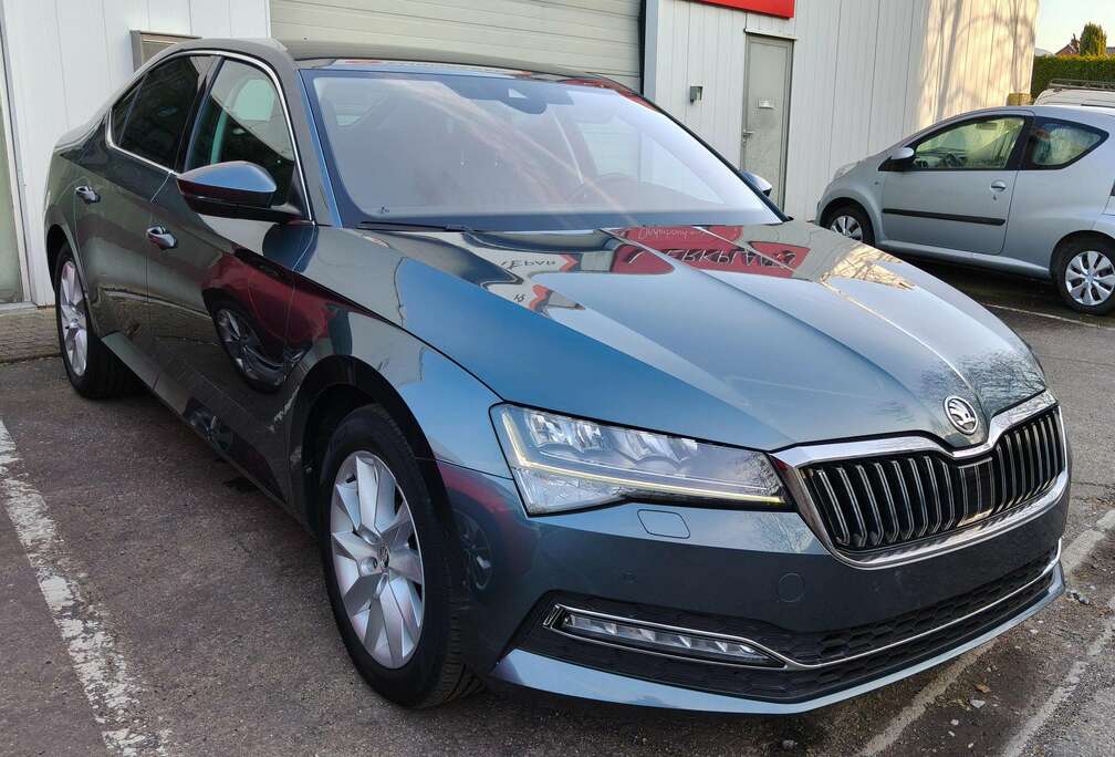 Skoda Superb 2.0 TSI Ambition DSG