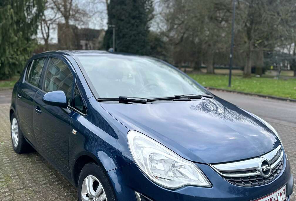 Opel Corsa 1.2i Cosmo