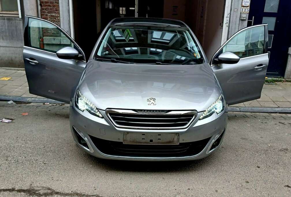 Peugeot 1.2 PureTech Allure STT
