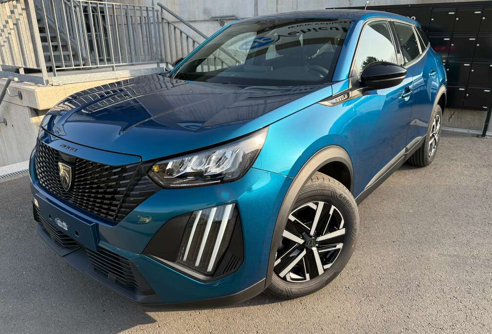 Peugeot 1.2 PURETECH 100 STYLE