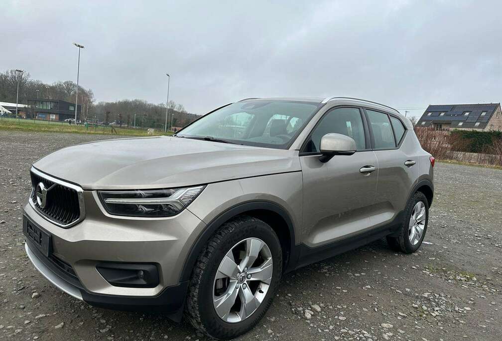 Volvo XC40 T3 Momentum Core