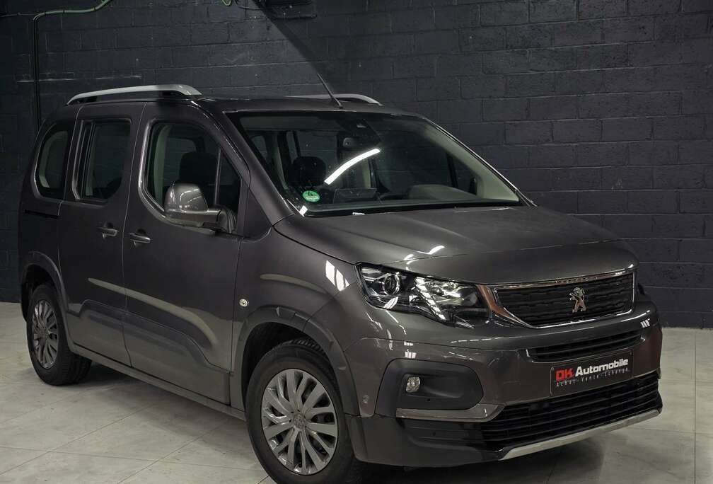 Peugeot 1.5HDi * Navi * Pano * Garantie *